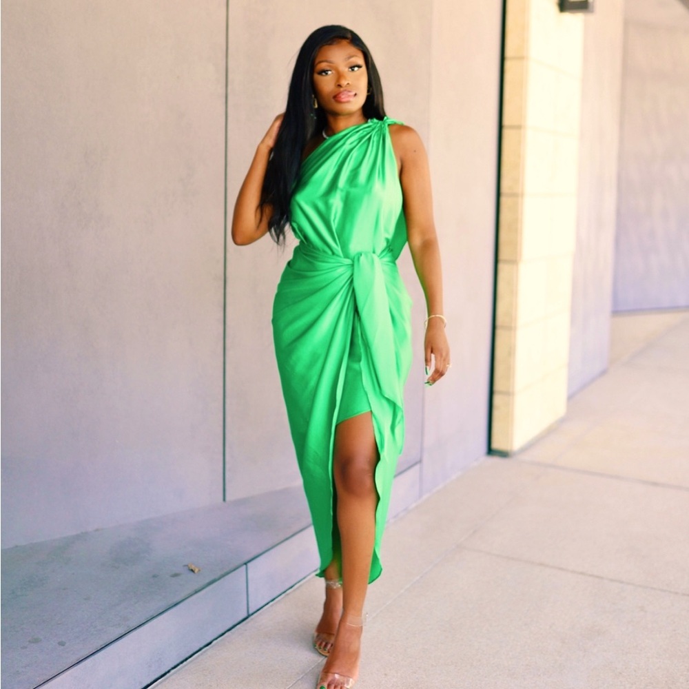 Green cocktail dress M